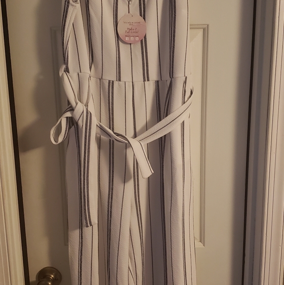 Comfortable, lightweight Jumpsuit - Picture 2 of 3